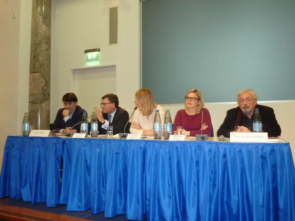 Podiumsdiskussion über die Mitte Studie 2017