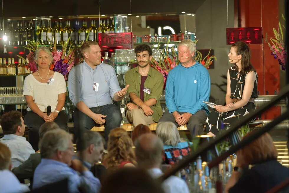 Podiumsdiskussion mit 4 Gäste und Moderatorin