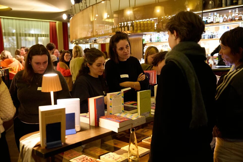 Büchertisch bei der Veranstaltung